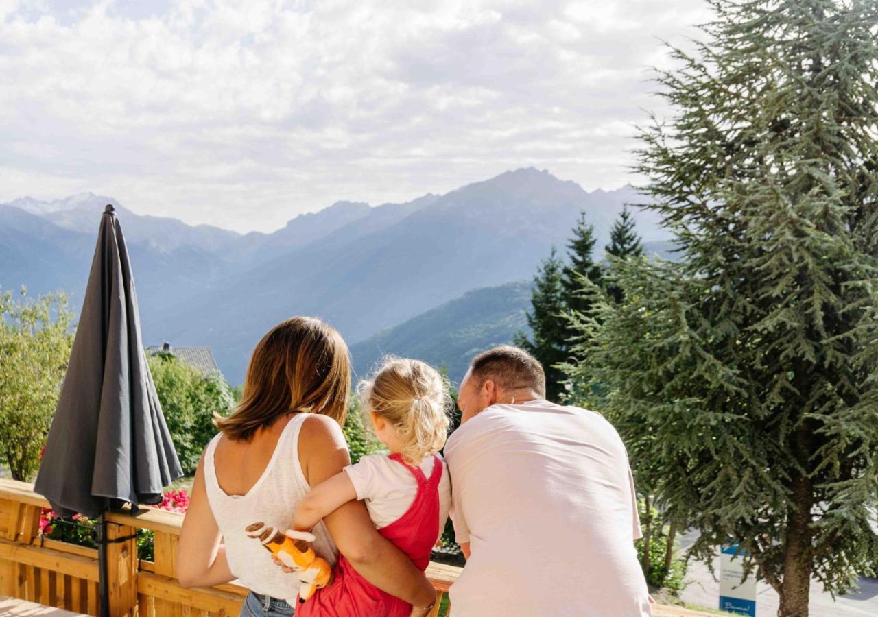 Village Vacances Atc Routes Du Monde Сен-Франсуа-Лоншам Екстериор снимка