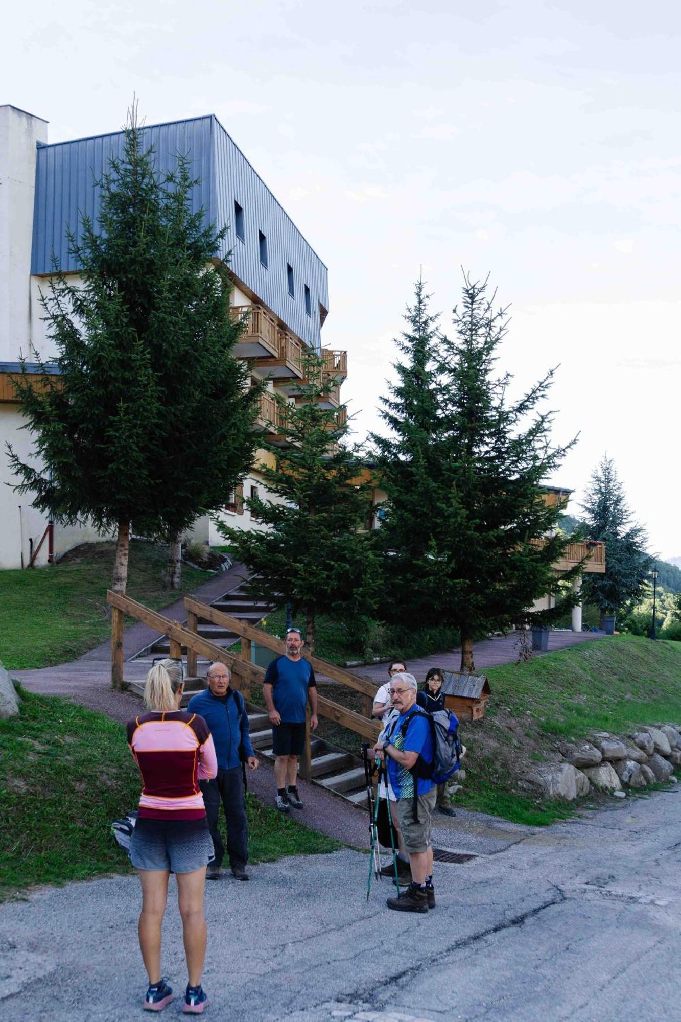 Village Vacances Atc Routes Du Monde Сен-Франсуа-Лоншам Екстериор снимка